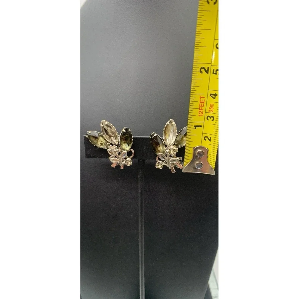 Vintage‎ Silver Tone And Green Rhinestone Rivet Flower Clip On Earrings